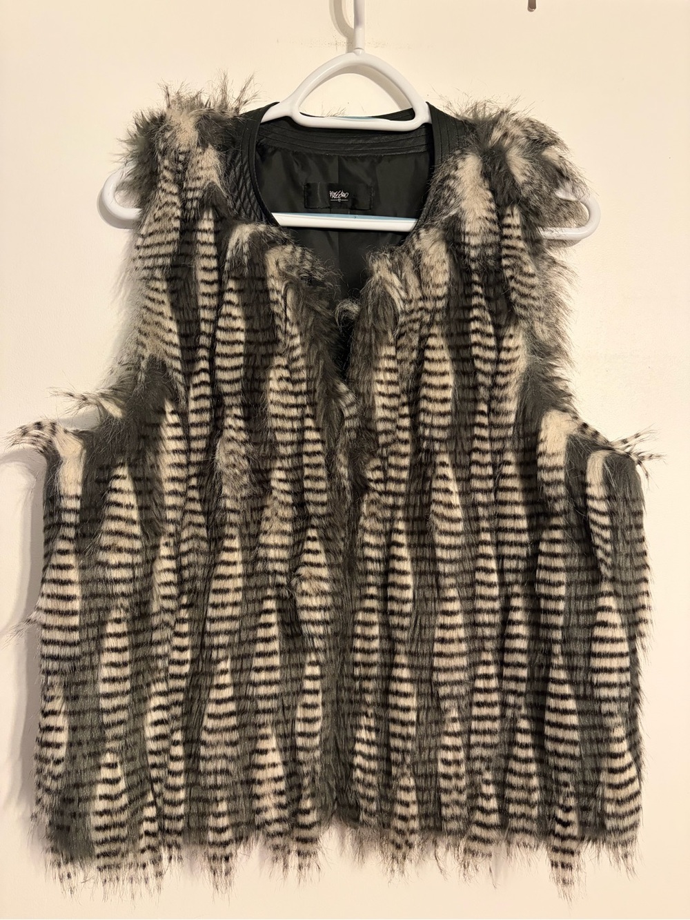 Mossimo Faux Fur Striped Vest Black & Cream Animal Print Festival Party Medium